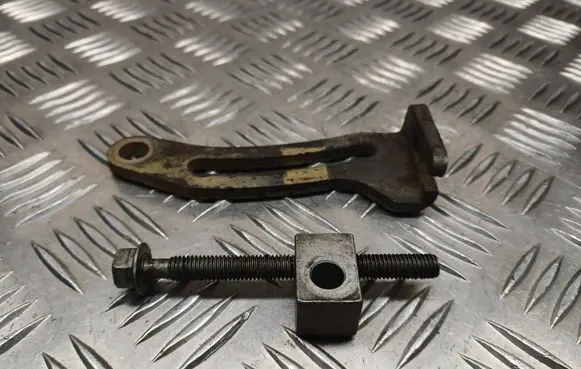 Mitsubishi Pajero Alternator belt tensioner 