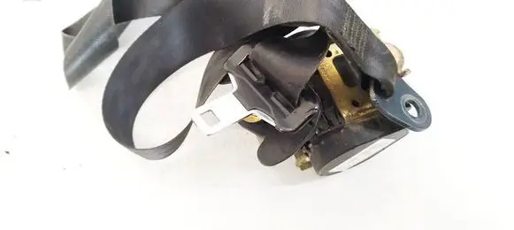 Rear seatbelt