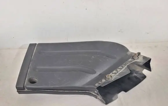Audi A4 S4 B7 8E 8H Air intake duct part 8E0129618E
