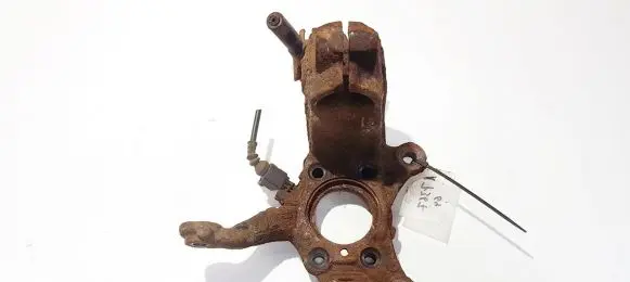 Volkswagen Golf V Front wheel hub