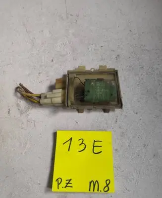 Volkswagen PASSAT B3 Heater blower motor/fan resistor 3131000043