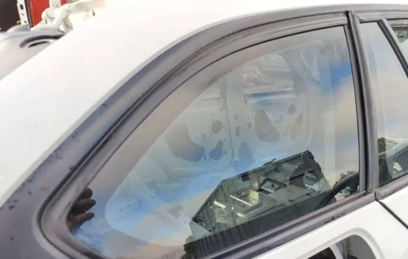 BMW 3 F30 F35 F31 Rear side window 43R001057 E000184 DOT27AS2M235