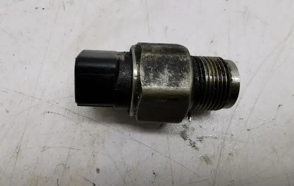Fuel pressure sensor