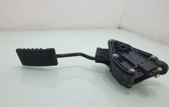 Honda CR-V Accelerator throttle pedal JM14A