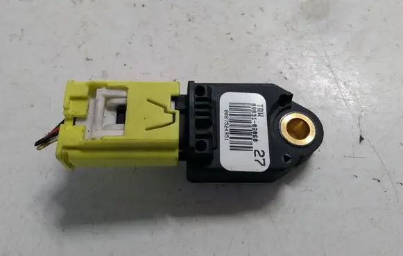 Toyota Auris 150 Airbag deployment crash/impact sensor 8983102060