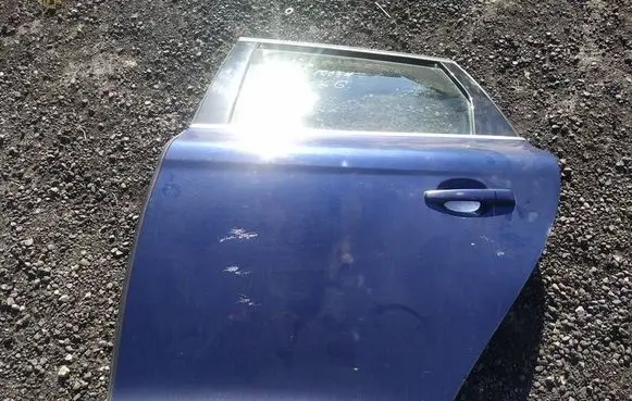 Volvo XC60 Rear door melynos