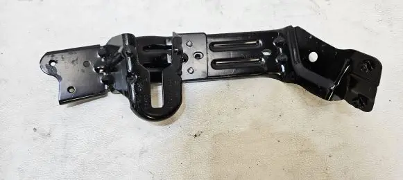 Cupra Formentor Fender mounting bracket 5FF8211688