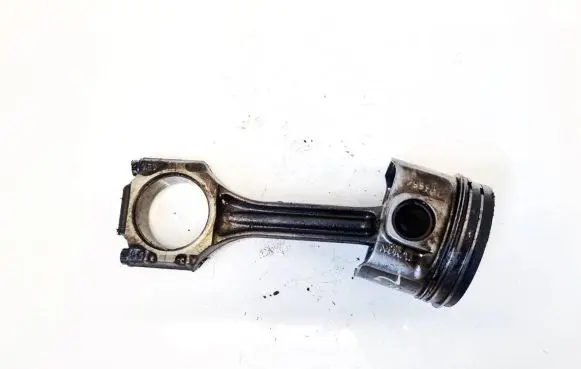 Volkswagen Polo Piston with connecting rod