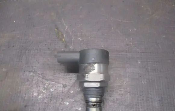 Iveco Daily 6th gen Fuel pressure sensor 