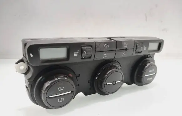 Skoda Octavia Mk2 (1Z) Climate control unit 74241060