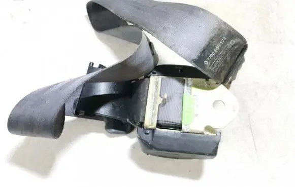 Renault Megane I Middle seatbelt (rear) 7700809174