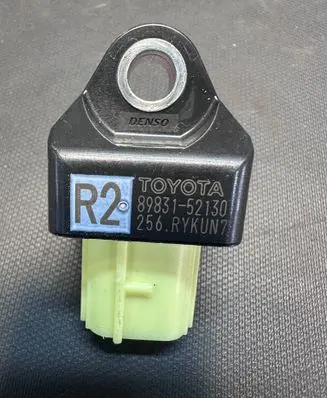 Toyota Hilux VIII Airbag deployment crash/impact sensor 8983152130