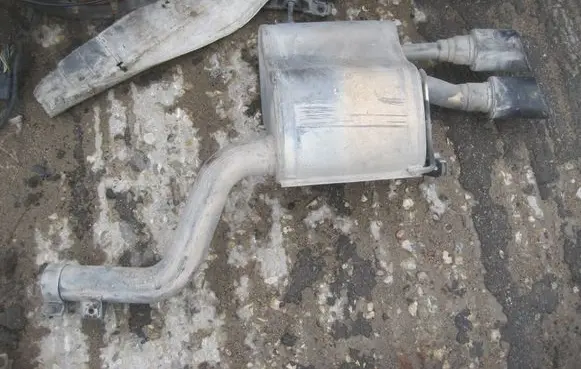 Maserati Quattroporte Rear muffler/silencer tail pipe 