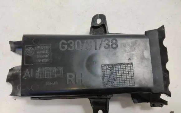 BMW 5 G30 G31 Other engine bay part 7383852 74850613 G30431738