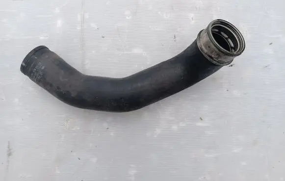 Mercedes-Benz R W251 Intercooler hose/pipe A2515281282