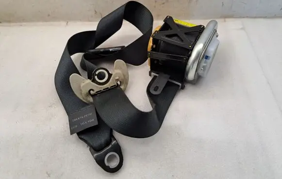 Toyota Avensis T250 Front seatbelt 7322005051C0
