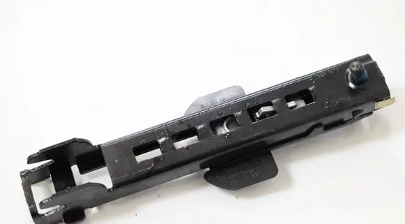 Volkswagen Touareg I Seat belt adjustment motor 7L0857819J