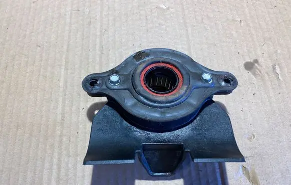 Jaguar F-Type Front upper strut mount 6W833FS67AE C8C9A