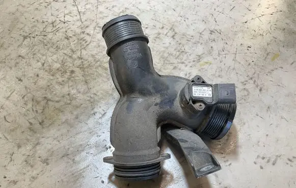 Audi Q7 4L Intercooler hose/pipe 4L0145795