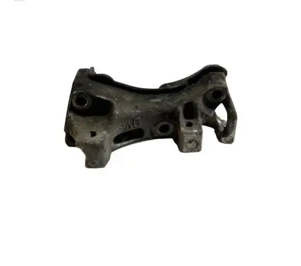 Peugeot 407 Engine mounting bracket 9645382380