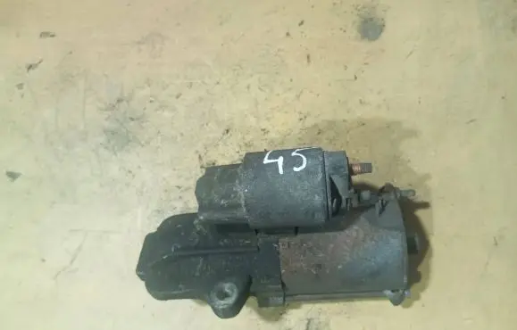 Volvo V50 Starter motor 30667738