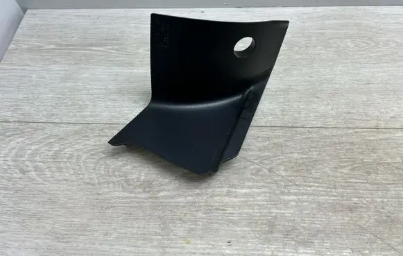 Porsche Cayenne (9Y0 9Y3) Rear/tail light trim molding 9Y0945428B