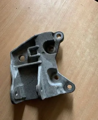 Land Rover Evoque I Engine mounting bracket GJ326P096AE