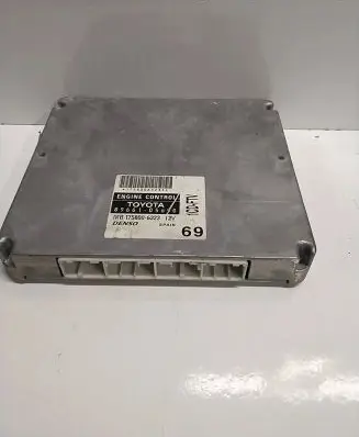 Toyota Avensis T250 Engine control unit/module 8966105690 MB1758006323 1758006323