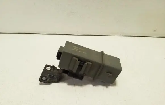 KIA Sportage Glow plug pre-heat relay 368302F720