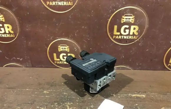 Skoda Octavia Mk2 (1Z) ABS Pump 1K0614117S