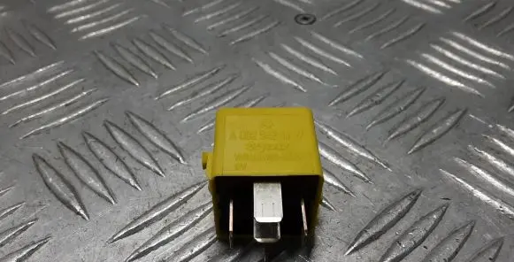 Mercedes-Benz B W245 Other relay A0025421419
