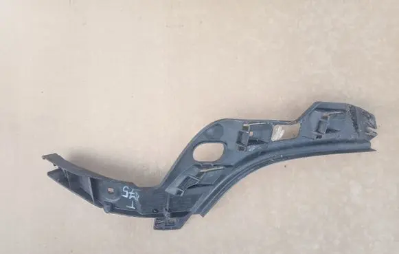 Volkswagen Eos Rear bumper mounting bracket 1Q0807393