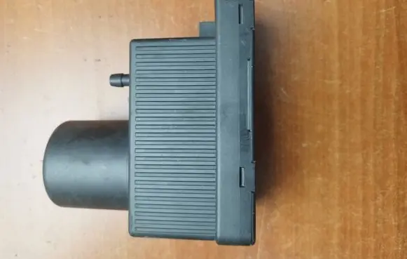 Mercedes-Benz E W211 Central locking vacuum pump 