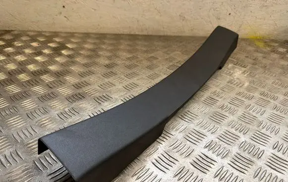 BMW i4 Centre console side trim rear 7487586
