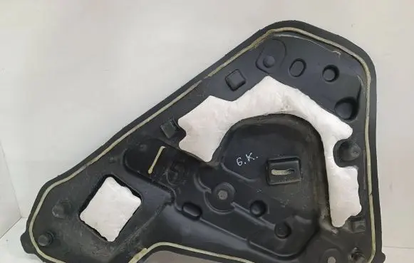 Citroen DS7 Crossback Rubber seal rear door 9815704580