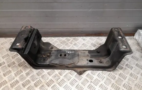 Jeep Grand Cherokee Gearbox mounting bracket 68252525AA