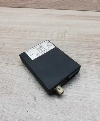 BMW 5 E39 Aerial antenna amplifier 6913661