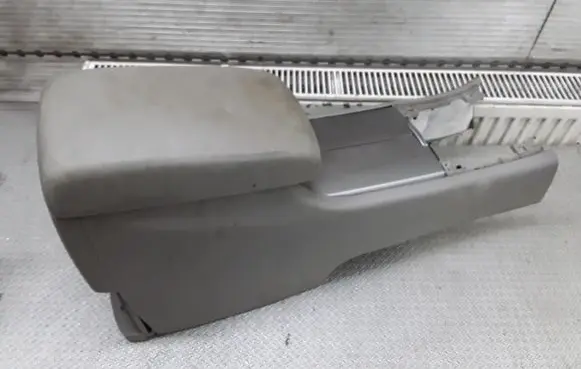 Subaru B9 Tribeca Armrest