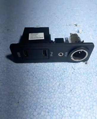 Jaguar XF X250 AUX in-socket connector A2C5336865900 T1104241296