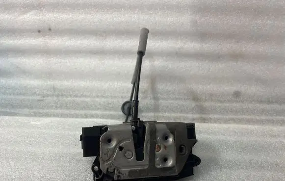 Volvo V60 Front door lock 31301740 A046465