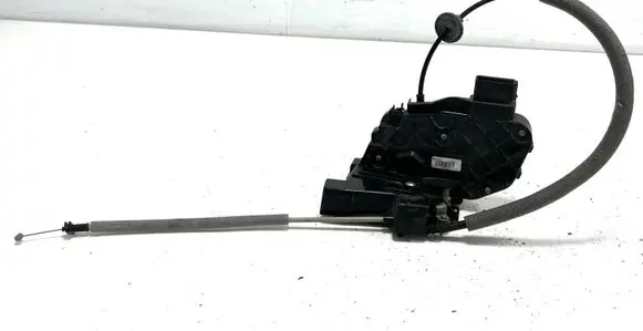 Volvo XC60 Front door lock 30799301