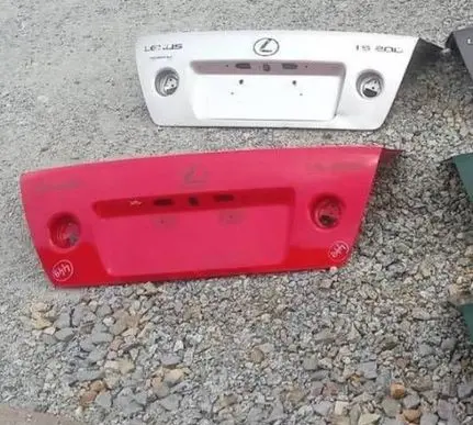 Lexus IS 200-300 Tailgate/trunk/boot lid