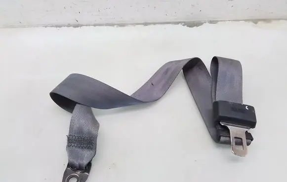 Suzuki Ignis Middle seatbelt (rear)