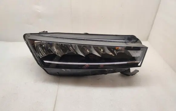Skoda Octavia Mk4 Headlight/headlamp