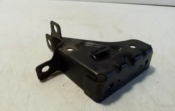 Other engine bay part