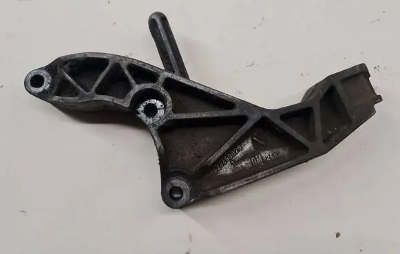Opel Zafira B Gearbox mounting bracket 24459826 2681