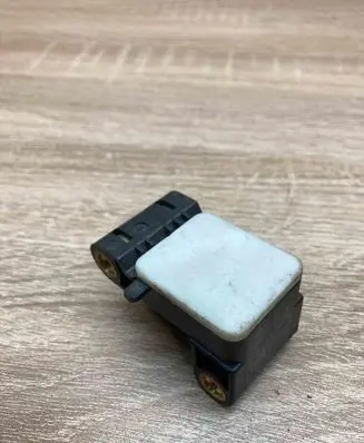 BMW X6 E71 Airbag deployment crash/impact sensor 6911003 0285003900 SAFE