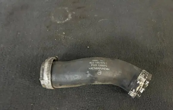 Audi Q7 4L Intercooler hose/pipe 4L0145979C PXR126875