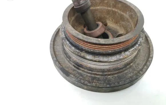 BMW 5 E60 E61 Crankshaft pulley 7513862 11237513862