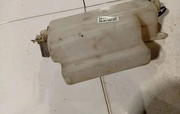 Mercedes-Benz 100 W631 Windshield washer fluid reservoir/tank 6318600260